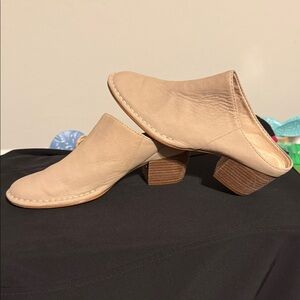 Clarks Cream Women's Mules